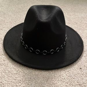 Tilly’s Circle Chain Fedora Hat